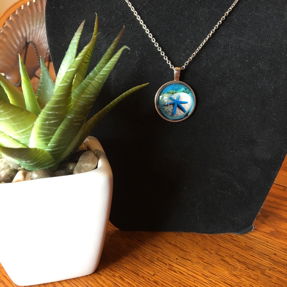 Starfish glass bubble necklace
